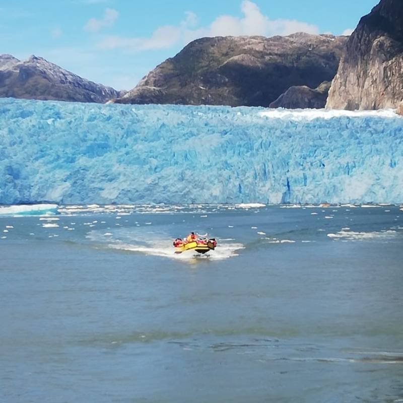 Cantaria Austral - Navegación a Laguna San Rafael desde Puerto Chacabuco